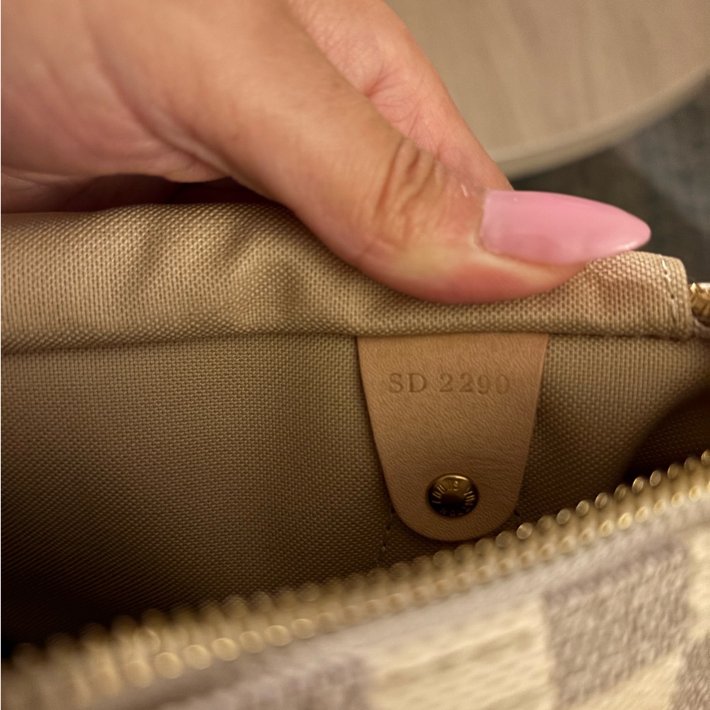 Louis Vuitton speedy 25
PRICE DROP! - Picture 10 of 13